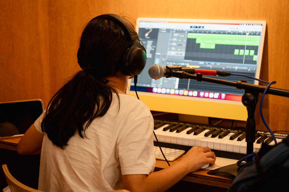 작곡하다, 연주하다 